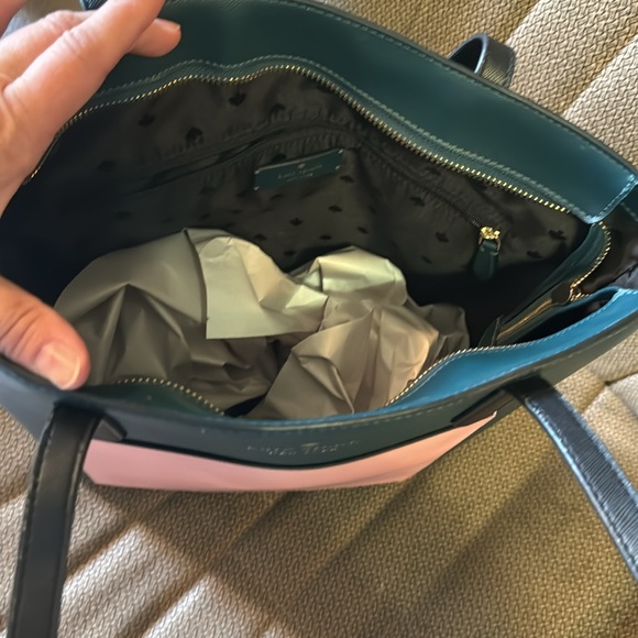 Kate Spade Large Tote with zipper - Picture 3 of 6